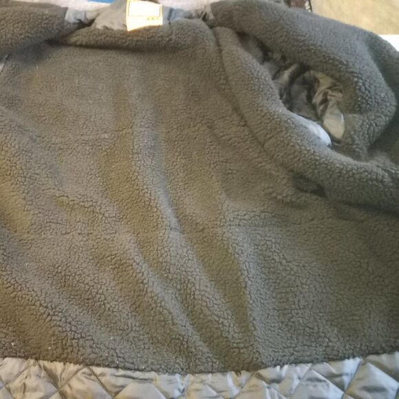 Legendary Whitetails Black and Gray 4X Jacket - Picture 10 of 12